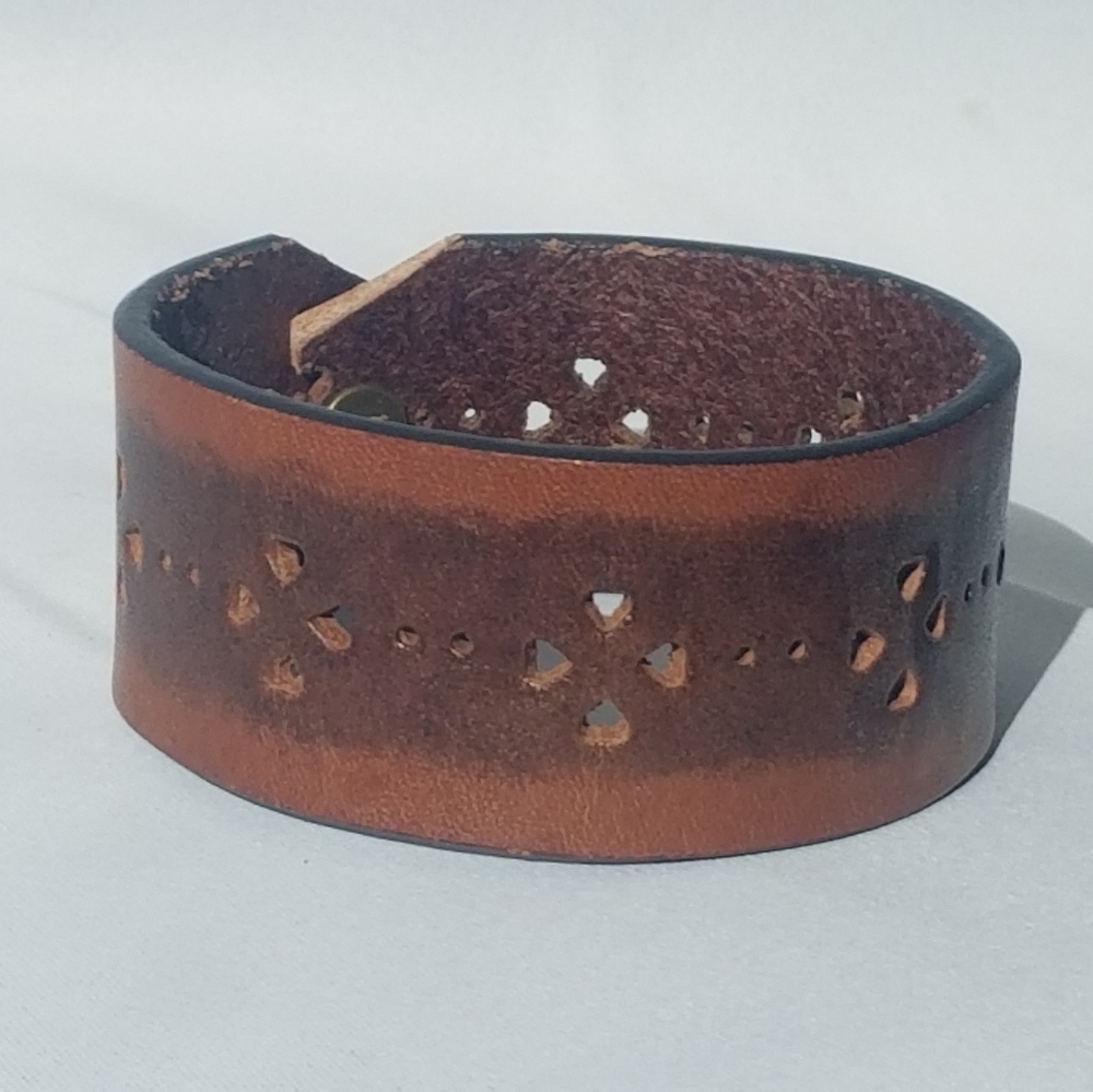 Leather cuff bracelets - Picture 2 of 10